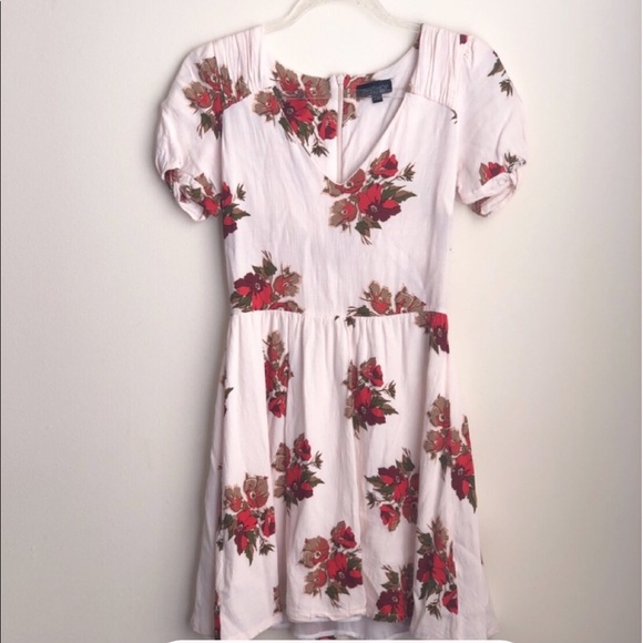 Topshop Dresses & Skirts - Topshop Floral Dress